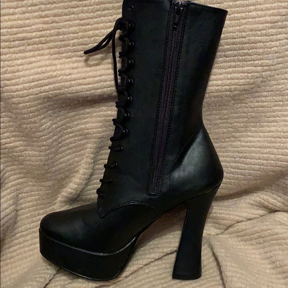 Platform black lace up boots with zipper - Picture 3 of 3